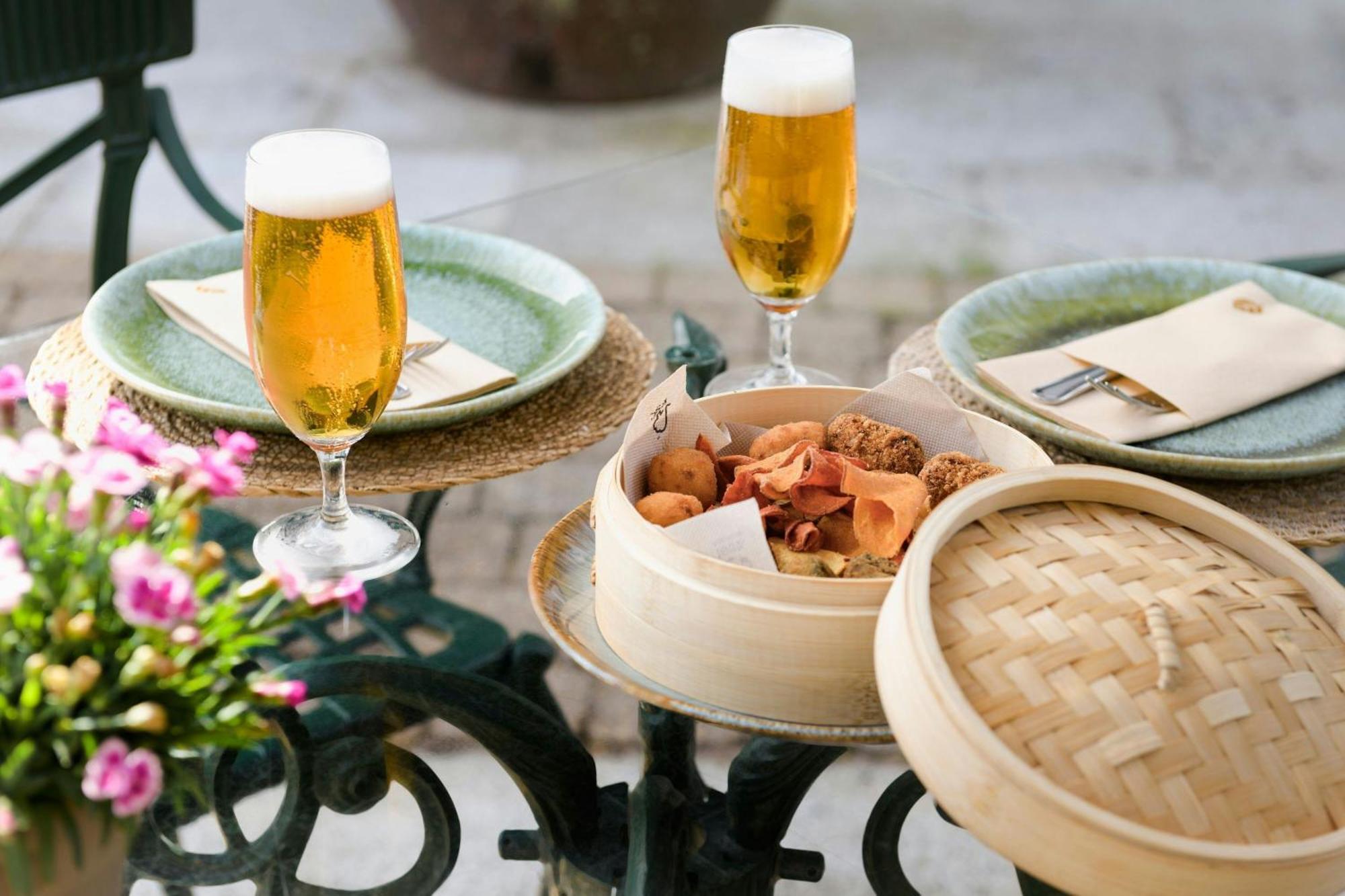 Hotel Palacio Del Carmen, Autograph Collection Santiago de Compostela Dış mekan fotoğraf Dim sum and beer