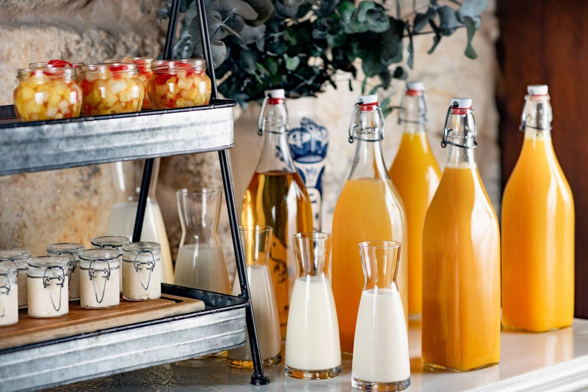 Hotel Palacio Del Carmen, Autograph Collection Santiago de Compostela Dış mekan fotoğraf Bottled kombucha